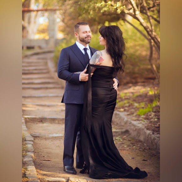 Beautiful evening gown/Prom dress, very elegant, lots of compliments - Picture 2 of 3